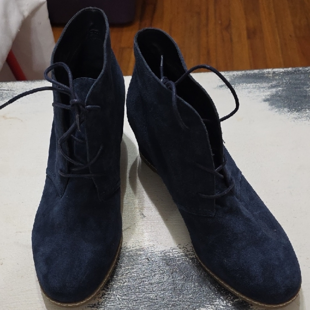 Michael Women's Dark Blue Suede Leather Wedge Ankle Booties Laces‎ Sz 11 EUC